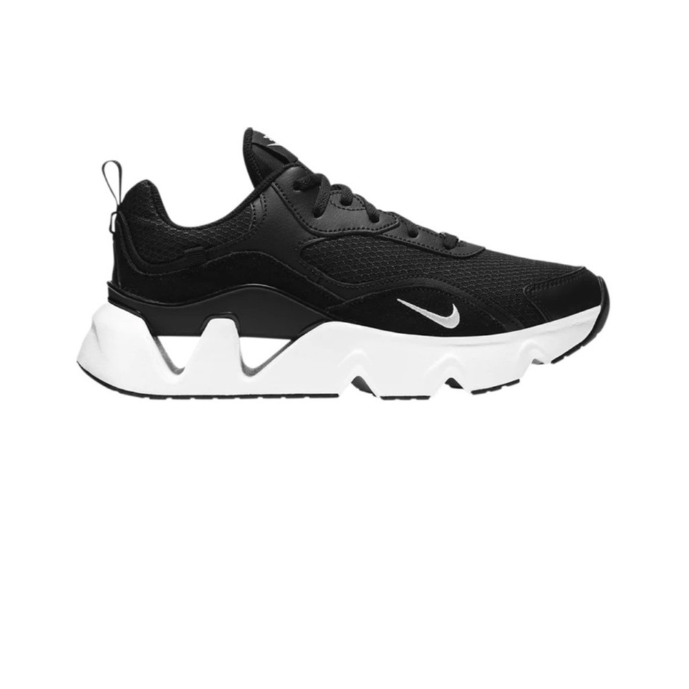 Nike RYZE Sneakers Size 9.5